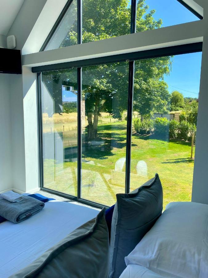 Stunning Modern Home Set In Beautiful Grounds. باث المظهر الخارجي الصورة